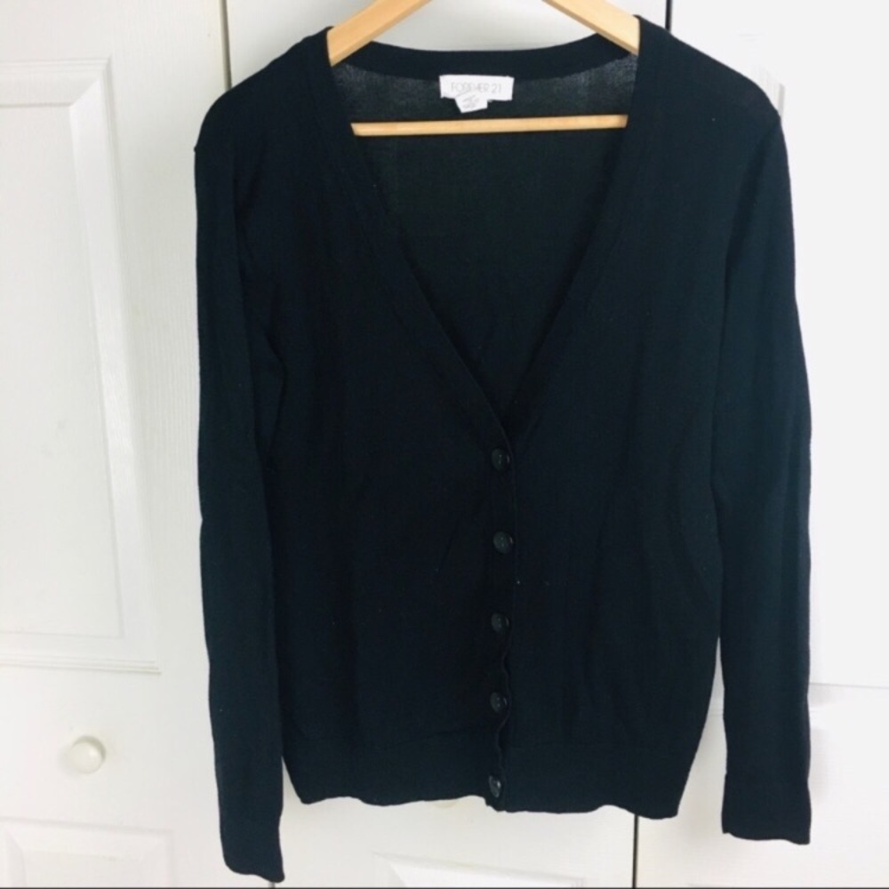 Forever 21 fitted black v-neck button cardigan